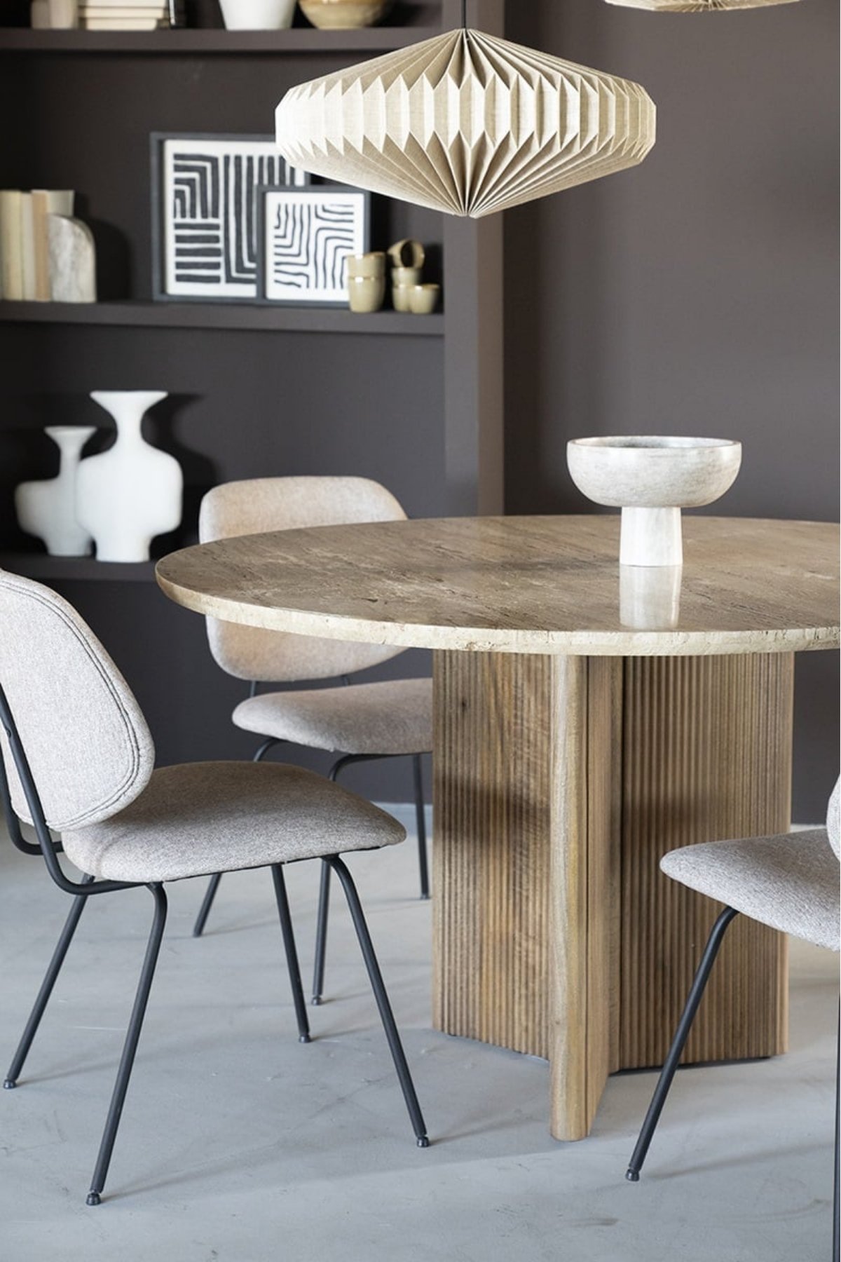 TABLE A MANGER SARAH TRAVERTIN
